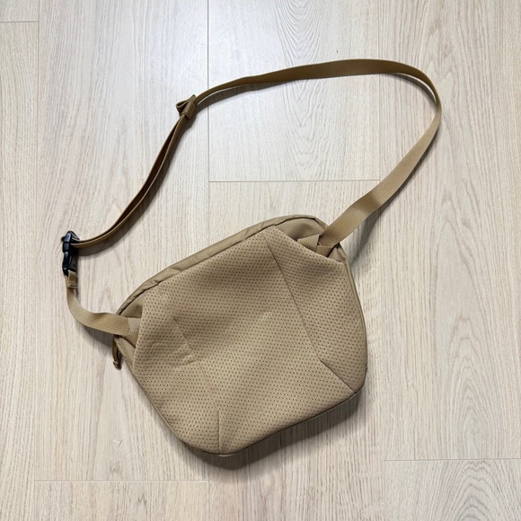 Sold - Picture 3 of 11